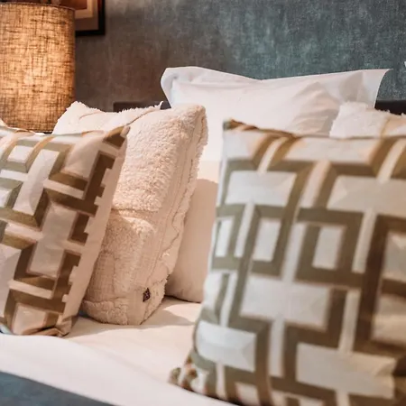 Maison Mairie Bed & Breakfast *